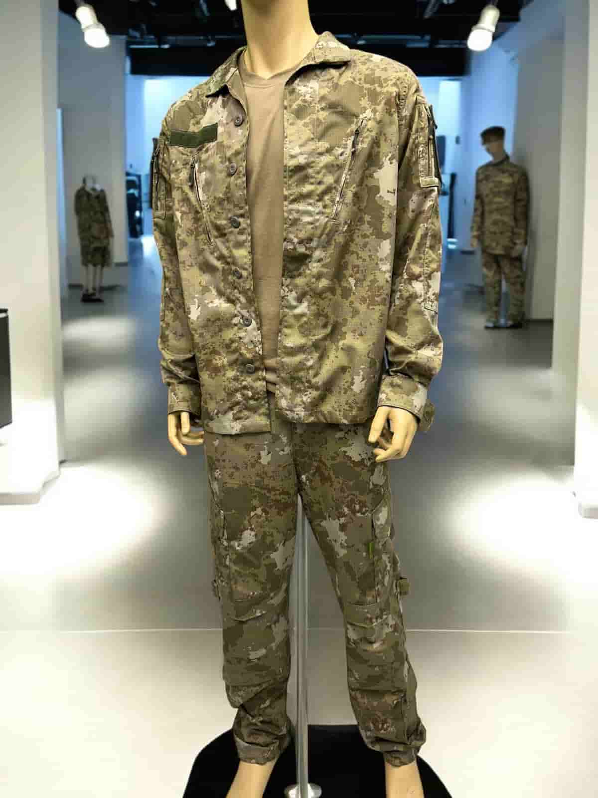 Military Uniforms - Thumbnail 9